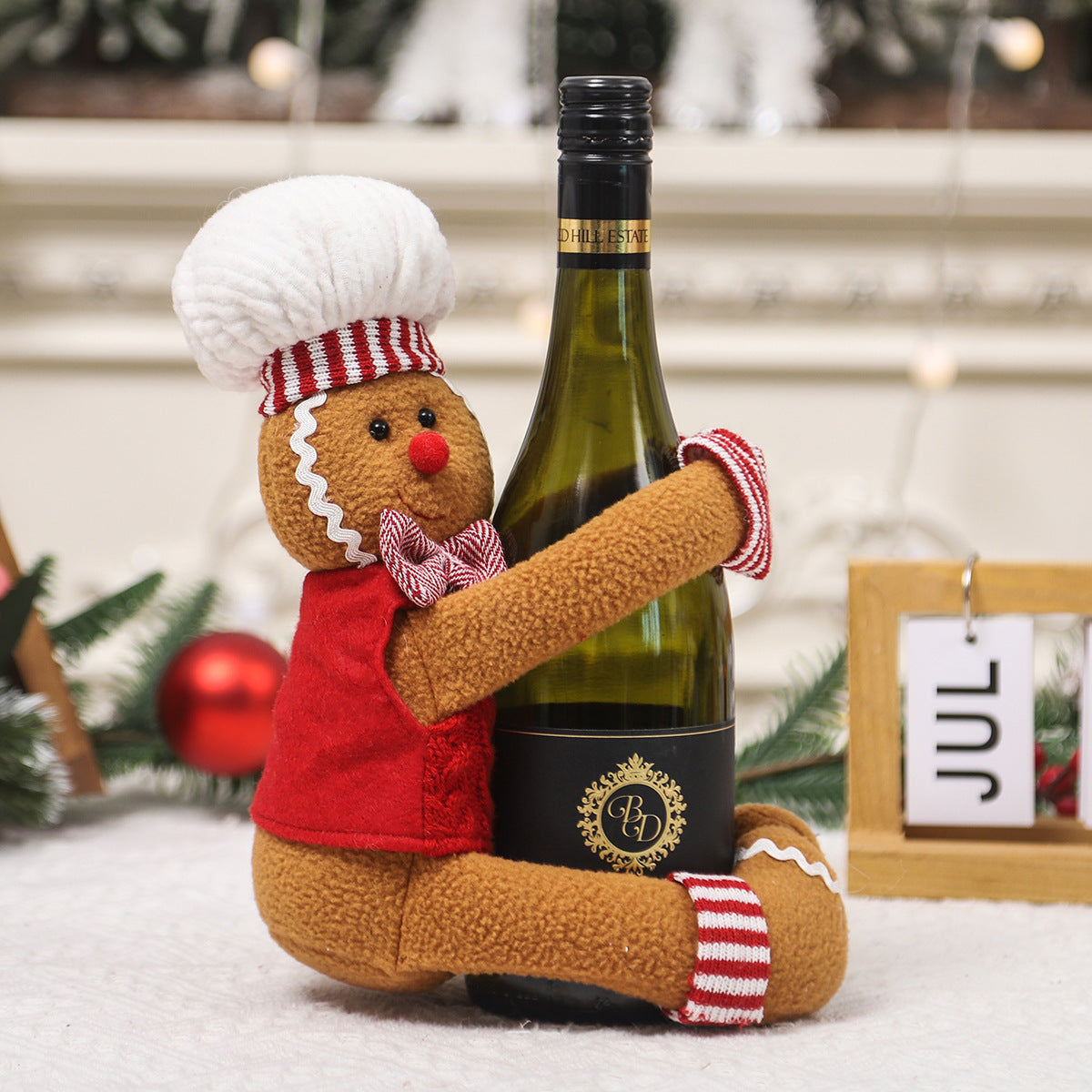 Christmas Decorations Cartoon Couple Gingerbread Man Wine Bottle Cover Hug Gingerman Doll Ornament Curtain Buckle Xmas Room Decor